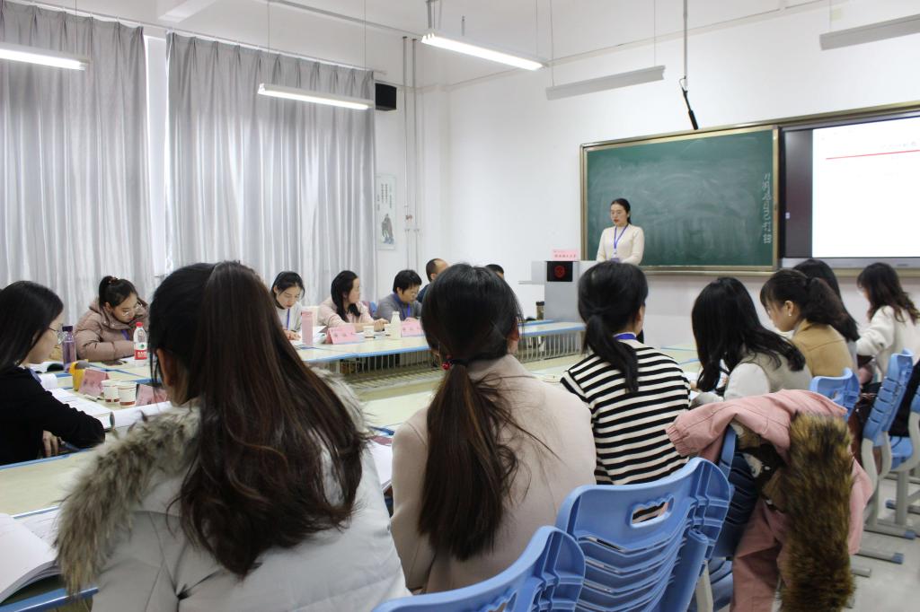 文艺学、比较文学、语言文字学方向分论坛二组